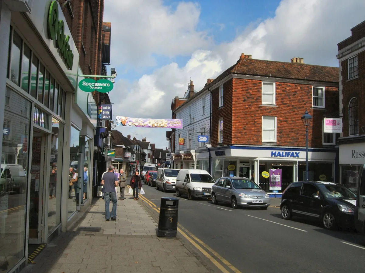 Parking in Sevenoaks: Car Parks, Tariffs, Sunday and Free Parking