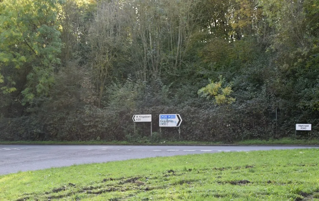 Scratcher's Lane at the Fawkham Road junction, near Faith Nursery Brandshatch Park